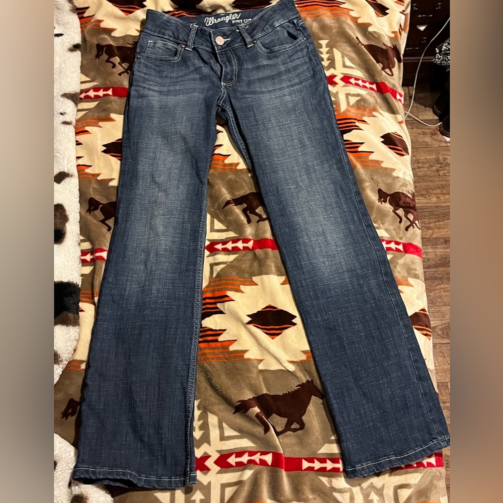 Wrangler boot cut jeans dark wash